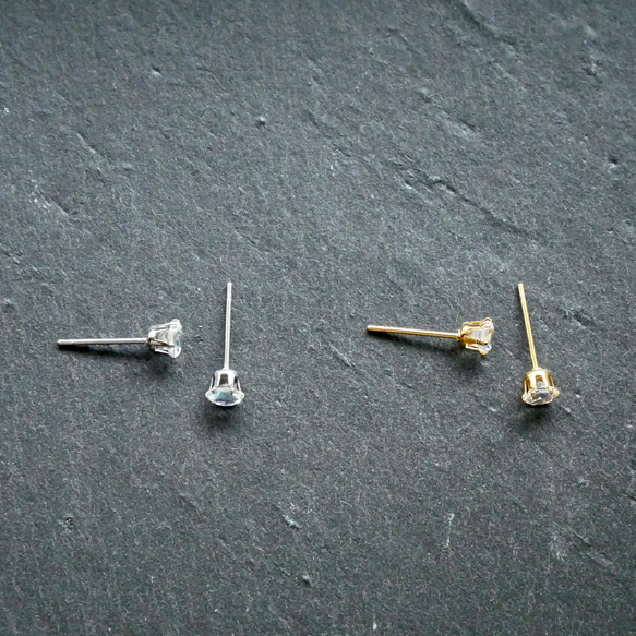 4mmレインボームーンストーンの一粒ピアス　サージカルステンレス　デイリー　フォーマル　オフィス　小さい　シンプル　春 4枚目の画像