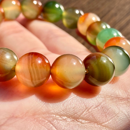 孔雀瑪瑙(約8mm玉／10mm玉／12mm玉)の天然石ブレスレット！アース