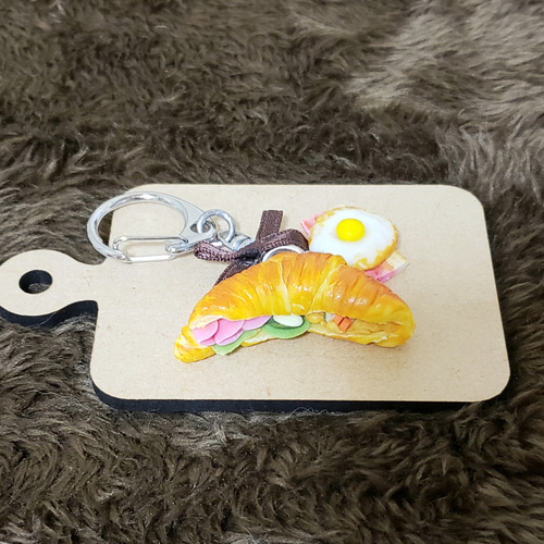 Myaa Sweets☆ベーコンエッグトーストキーホルダー☆フェイクフード 保障できる】 Myaa Sweets☆ベーコンエッグトーストキーホルダー