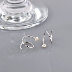 Hoop Double pierced earring with Pearl (Hoop diameter 8mm) 4枚目の画像