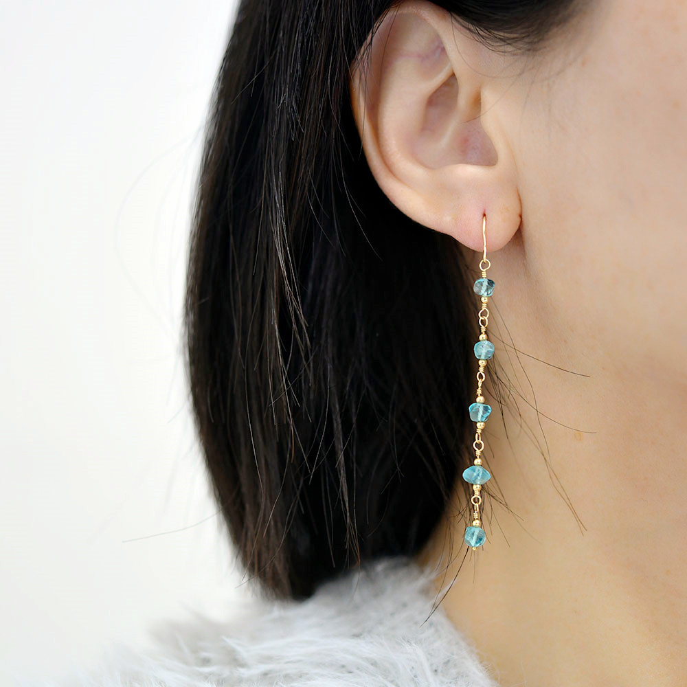 絆を強める・繋げる  アパタイト のピアス