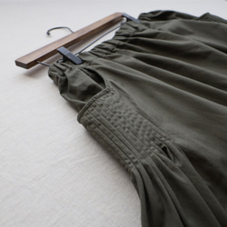 春支度ＳＡＬＥ　８６cm　横ギャザー　縦つまみ細工　タック入　ポケット　スカート　上質ベビーキャンバスコットン　K85 2枚目の画像