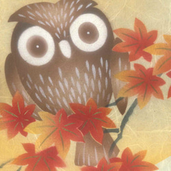 秋の壁飾り　手染め京友禅和紙タペストリー　紅葉にフクロウ 5枚目の画像
