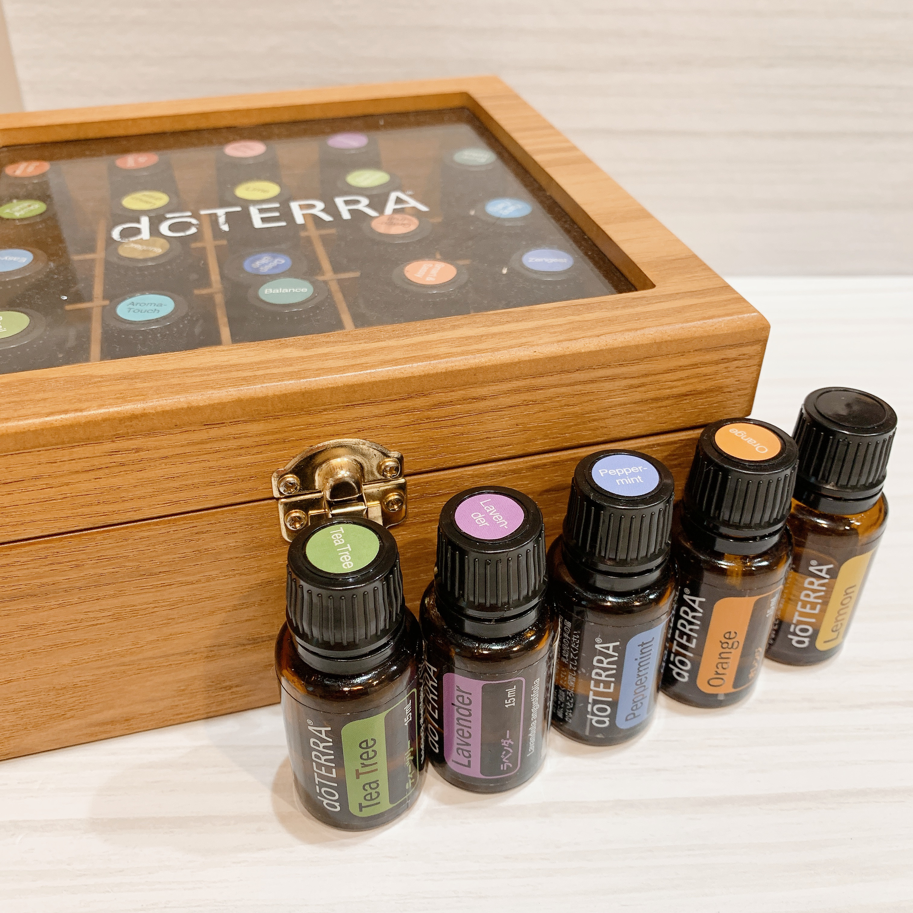 doTERRA (ドテラ) 100%純粋な最高級エッセンシャルオイルの遮光