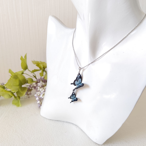 羽ばたく蝶々♪】蝶々ネックレス、蝶々ペンダント。青い蝶。モルフォ蝶