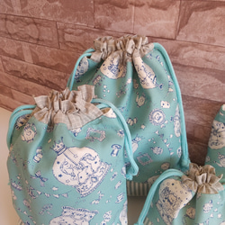 再販入学入園グッズ　色んなサイズ取り揃え(スノードーム夢見るサックスブルー)裏付き☆巾着タイプ☆シューズケース 3枚目の画像