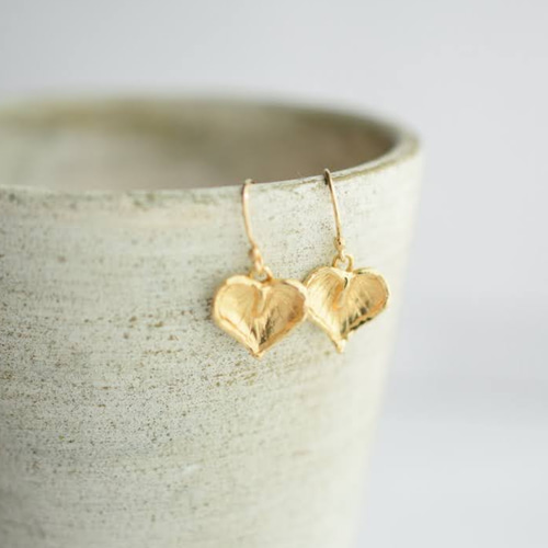 ハートのアンスリウムのフックピアス K18コーティング ピアス