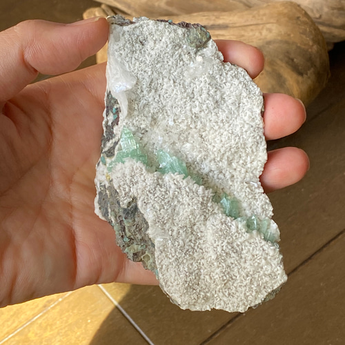 レア・パシャン鉱山産♢グリーンアポフィライト on クォーツドゥルー