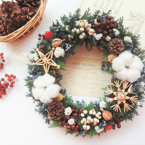 北欧ヒンメリ付きクリスマスリース(プリザーブドフラワー
