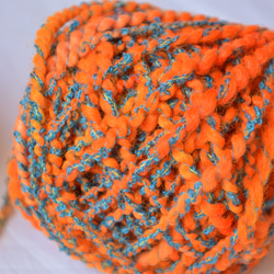 手染め糸　ウールアクリルスラブ　turquoise　pumpkin nijiyarn 2枚目の画像