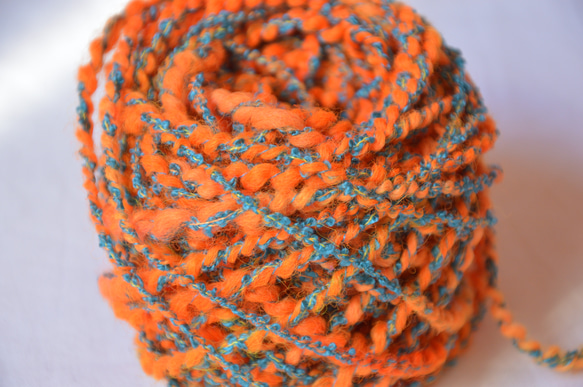 手染め糸　ウールアクリルスラブ　turquoise　pumpkin nijiyarn 4枚目の画像