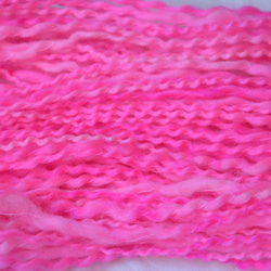 手染め糸　ウールなみなみスラブ　HOT　pink　nijiyarn 5枚目の画像