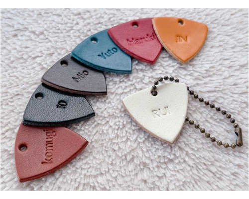 栃木レザー＊打刻印 ピック型キーホルダー 革 席札 プチギフト