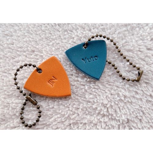 栃木レザー＊打刻印 ピック型キーホルダー 革 席札 プチギフト