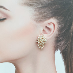 【精選】絲滑白珍珠花束耳環 | 儀式 | 派對【補貨】 第3張的照片