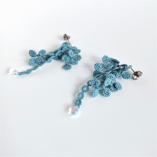 色変更できます】舞しずく タティングレース編みのピアス／イヤリング