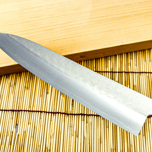 土佐打刃物 鍛造牛刀包丁 200 日立青紙2号鋼 両刃 槌目磨 口金有 土佐打刃物 鍛造牛刀包丁 200 日立青紙2号鋼 両刃 槌目磨 口金有