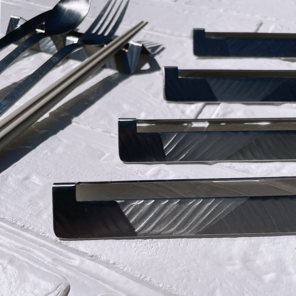 花鳥風月・箸枕　4つ置き用　～ Cutlery rest made of stainless steel～ 8枚目の画像