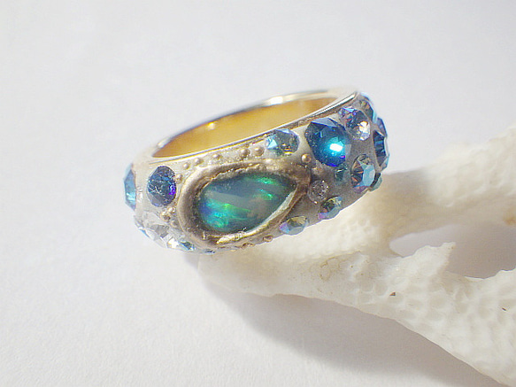 Gland Blue Opal Ring 蛋白石和施華洛世奇粘土戒指 ☆ 金框 B 第9張的照片
