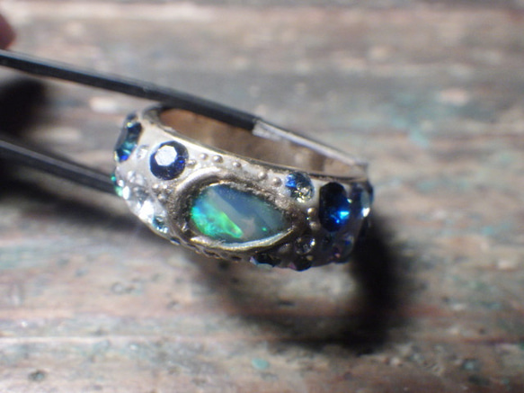 Gland Blue Opal Ring 蛋白石和施華洛世奇粘土戒指 ☆ 金框 B 第4張的照片