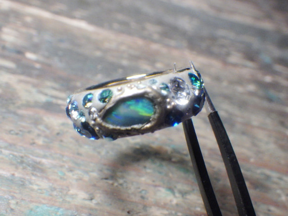 Gland Blue Opal Ring 蛋白石和施華洛世奇粘土戒指 ☆ 金框 B 第3張的照片