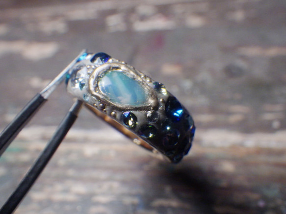 Gland Blue Opal Ring 蛋白石和施華洛世奇粘土戒指 ☆ 金框 B 第5張的照片