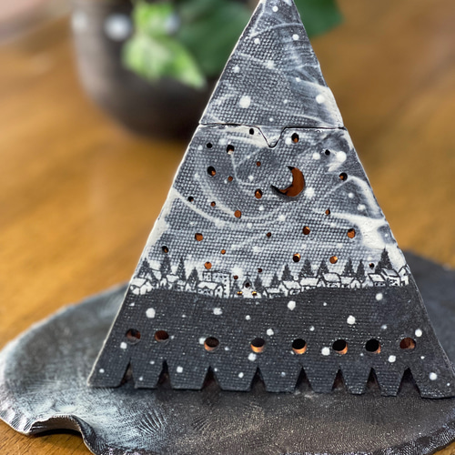 ピラミッド型❄️降り積もる雪景色の北欧風香炉&印香〜むつのはな〜 冬