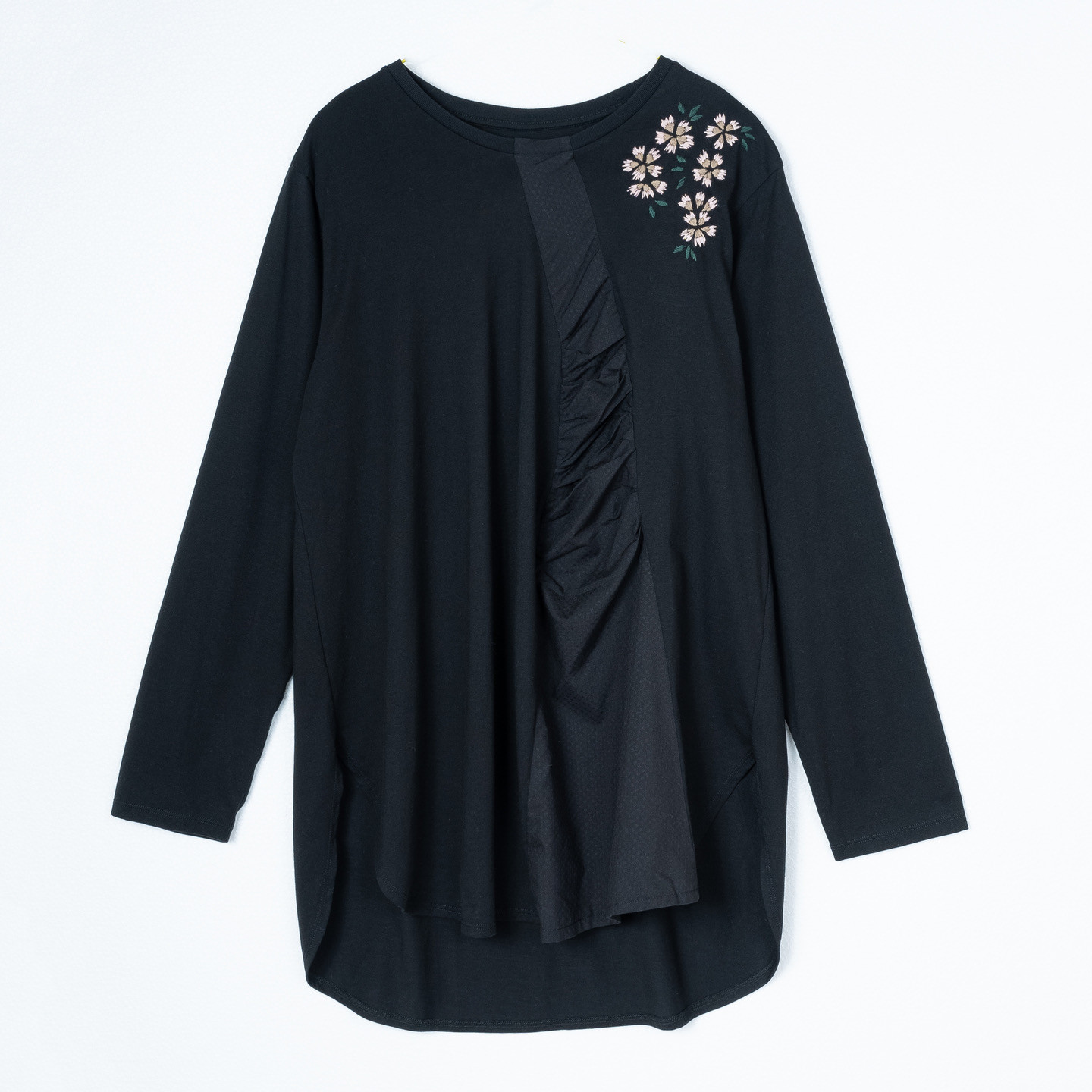 漆黒に揺らぐ撫子Tシャツ