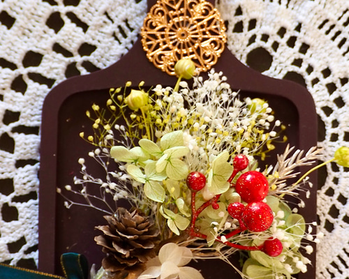 在庫処分　持ち手付きのトレーのふんわりリース風アレンジ 在庫処分 持ち手付きのトレーのふんわりリース風アレンジ