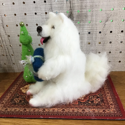 羊毛フェルト サモエド犬 - メルカリ