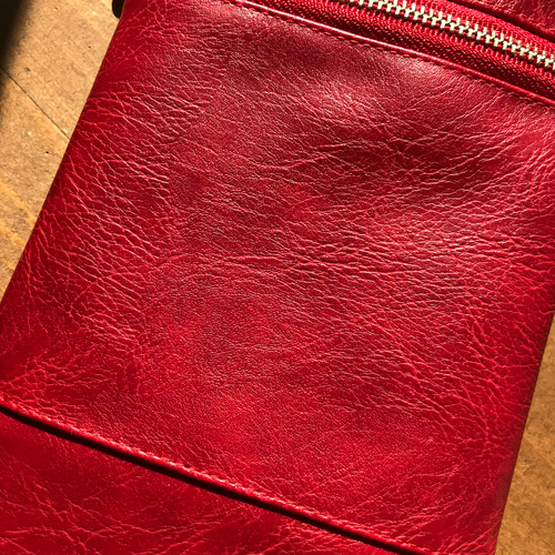 レザー スマホショルダーバッグ レッド 楽天市場】【本革☆最短翌日配達指定◎】入れたまま操作できる