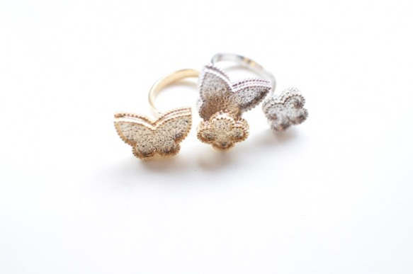 グルーデコ土台 バタフライ&クローバーリング デコパーツ ハンドメイド