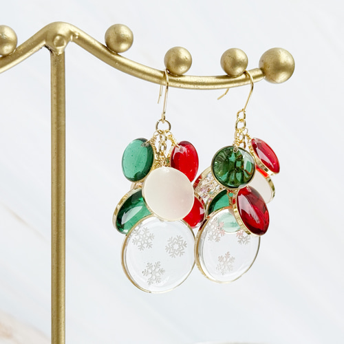 おまとめお安く出来ます(^^)プロフ必読　テイクアップクリスマス限定ピアス 透明感の美しい クリスマスカラーのつぶつぶサークルピアス イヤリング