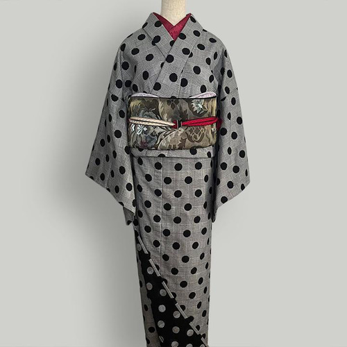 【美品】単衣着物 小紋 普段着物 ウール グレーチェック柄 モダン モノトーン グレンチェックに水玉 コットンウールの単衣着物 黒 灰 ブラック