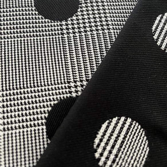 グレンチェックに水玉 コットンウールの単衣着物 黒 灰 ブラック グレー きもの 10枚目の画像