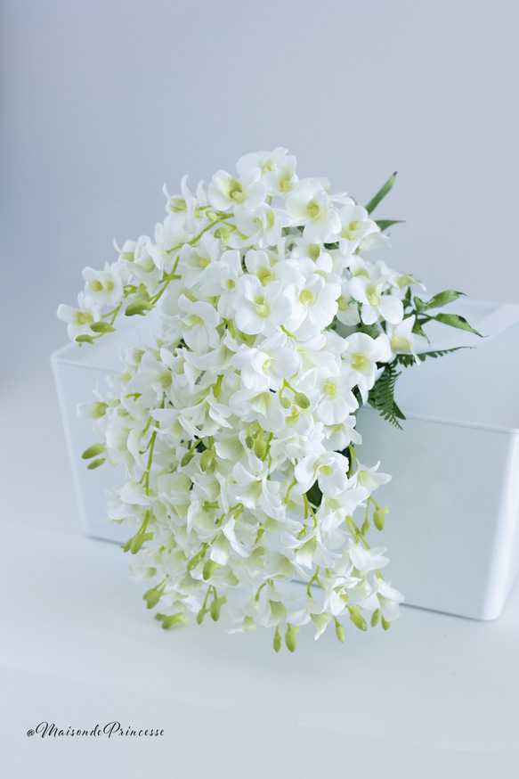 デンファレの正統派ウェディングブーケ【ブートニア付き】 前撮り 挙式 二次会 アーティフィシャルフラワー 3枚目の画像