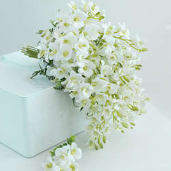 デンファレの正統派ウェディングブーケ【ブートニア付き】 前撮り 挙式 二次会 アーティフィシャルフラワー 5枚目の画像