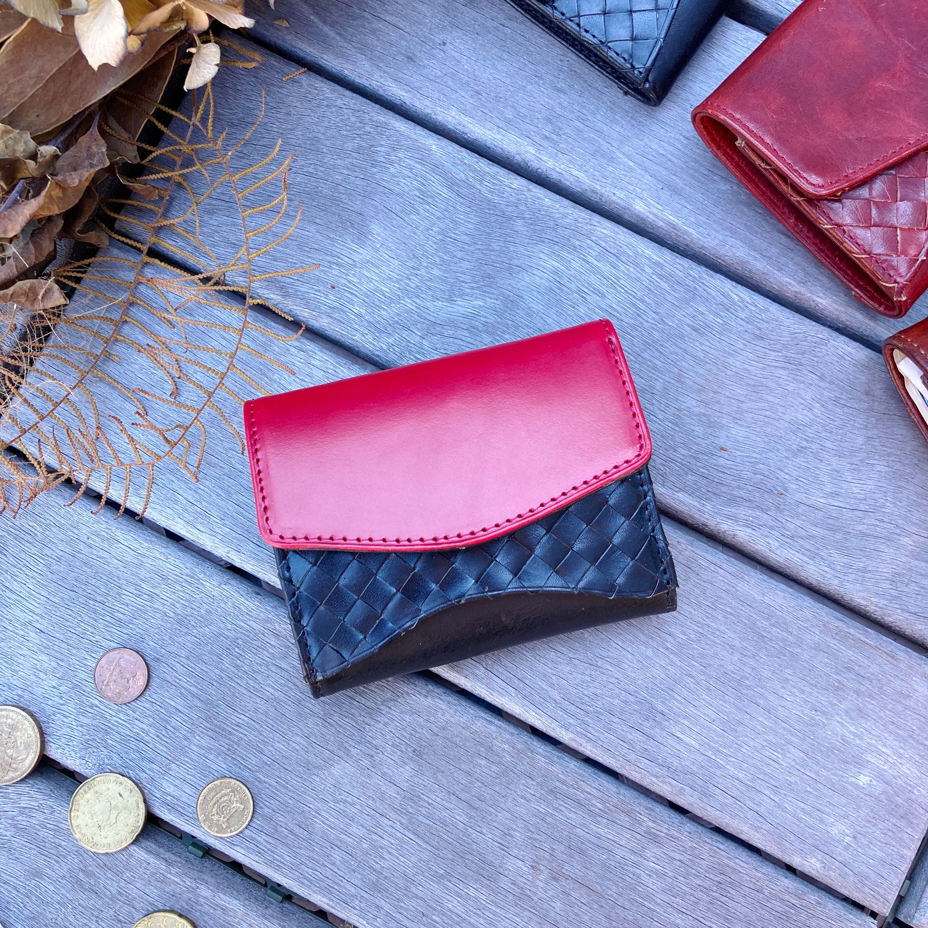 マイクロウォレット < Black> feat. 英国産ブライドルレザー<Red>　名入れ可