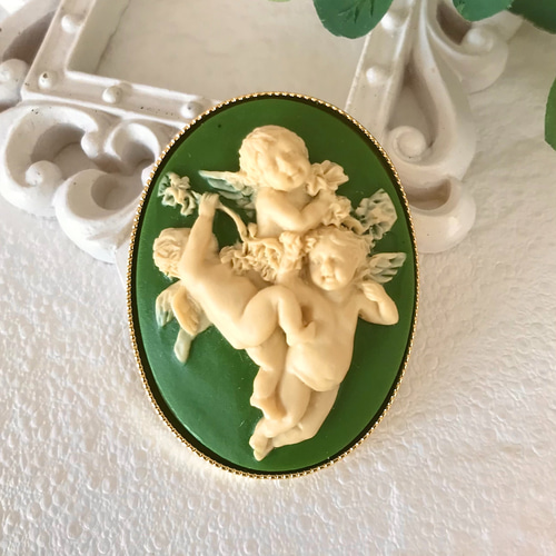 アンティーク 天使の彫刻 ブローチ