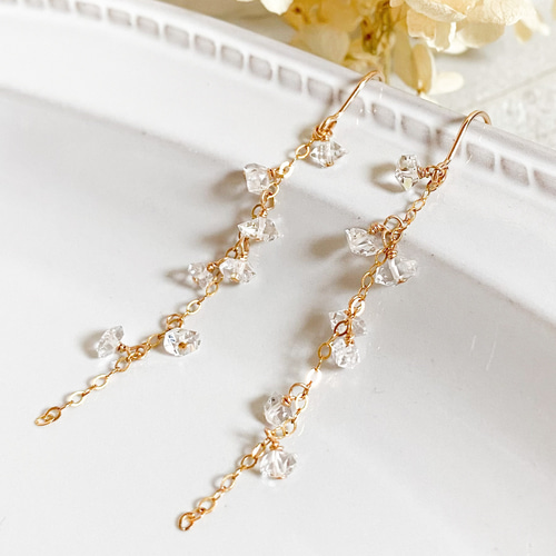 高品質】ハーキマーダイヤモンドの揺れるロングピアス／イヤリング  