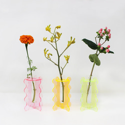ネオンカラーのアクリル一輪挿し - 影まで美しいフラワーベース
