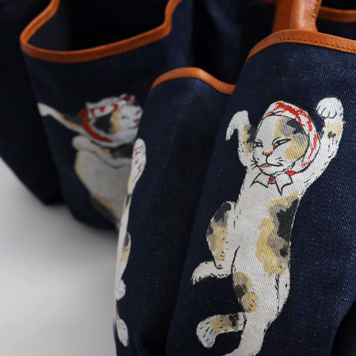 ラスト1 最終SALE Mサイズ 手描き鞄 踊る猫 花ポケット