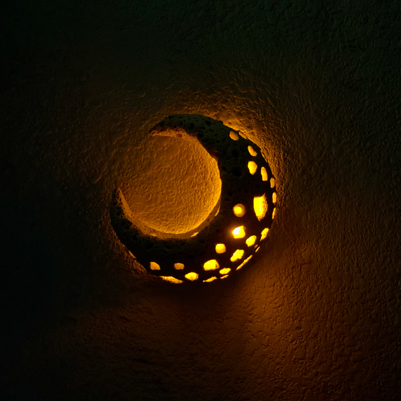 「三日月crescent〜はちすシリーズ.3」〜オブジェ、壁掛け、照明、月、moonとして 2枚目の画像
