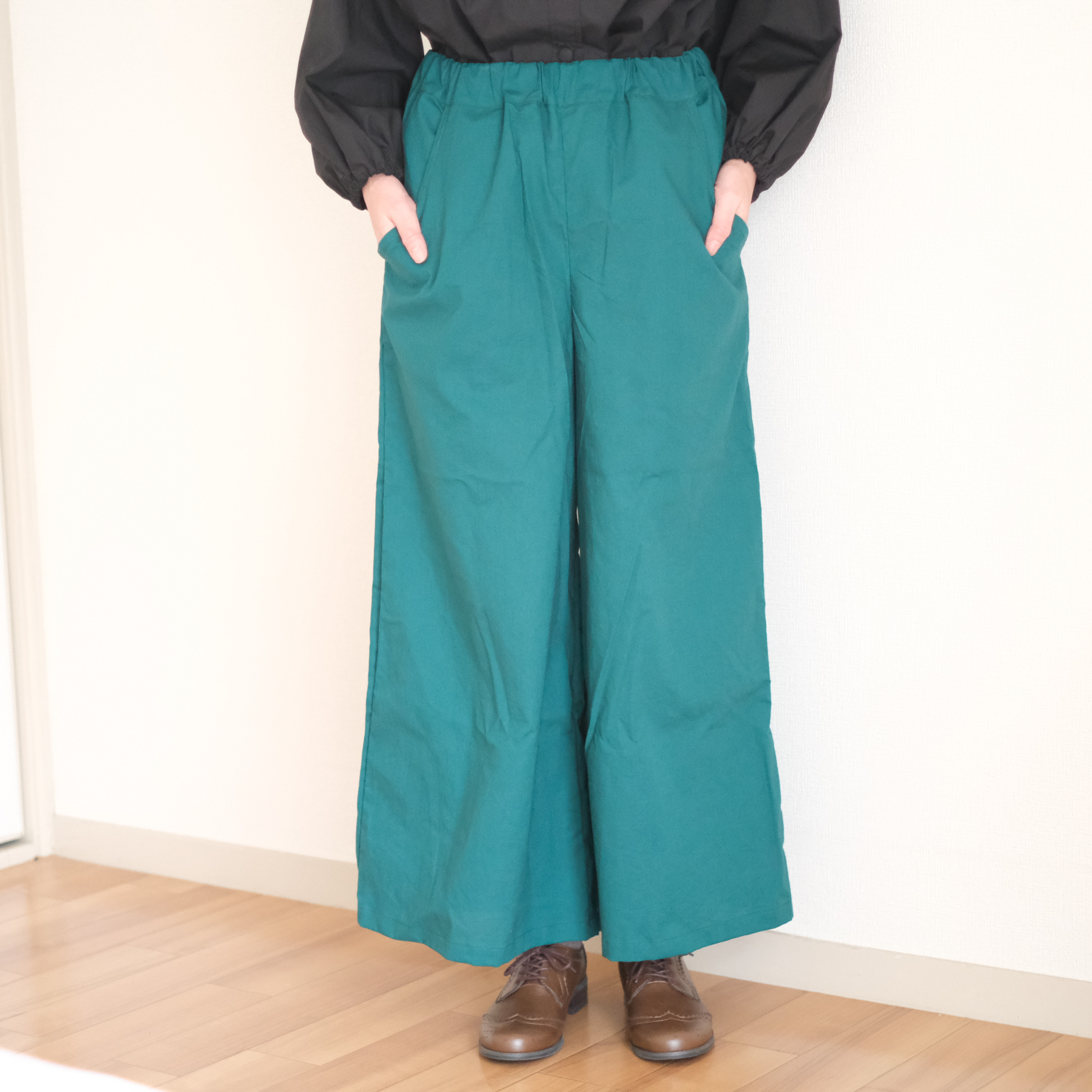 ワイドパンツ　コットン　グリーン