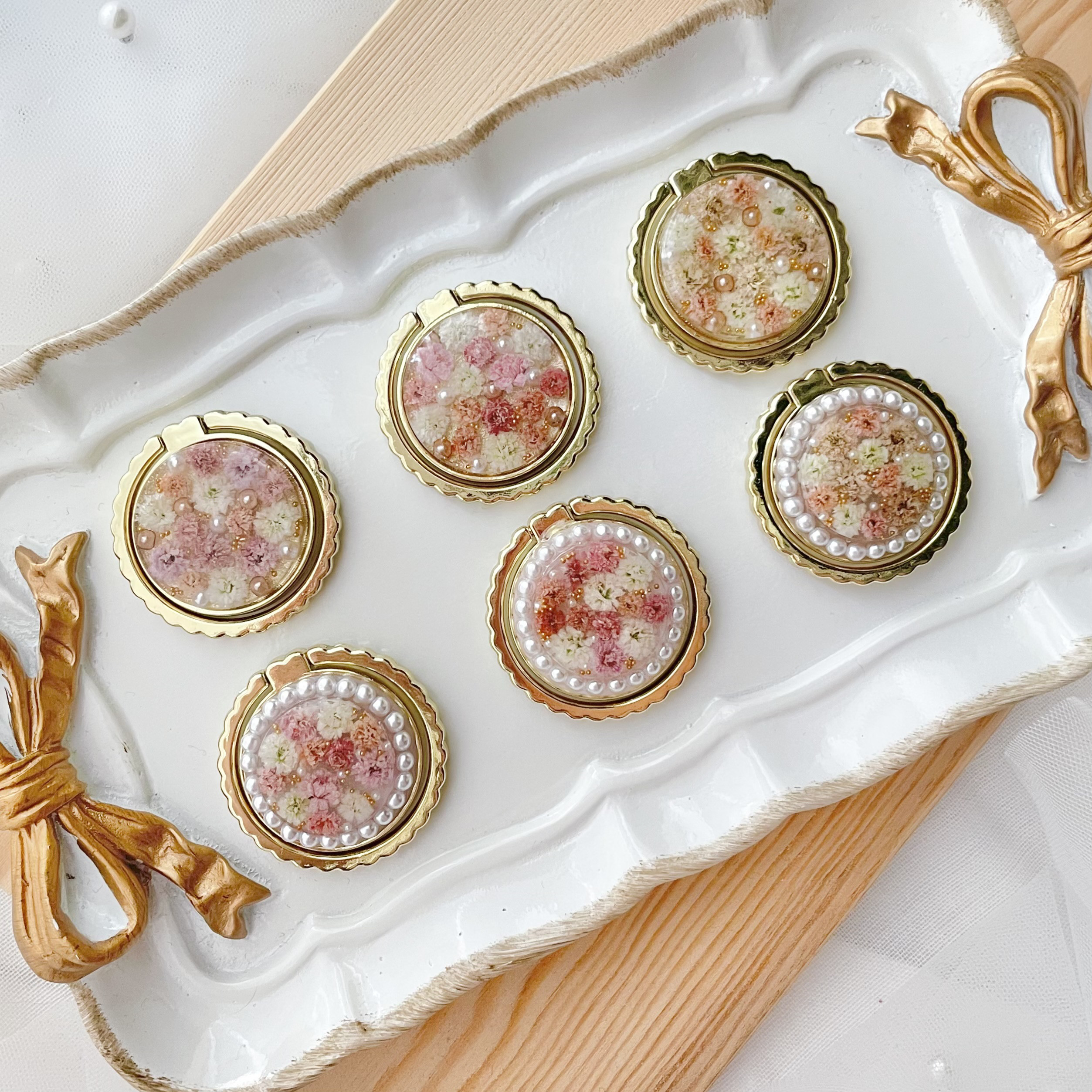 ハンドメイド　勿忘草とミモザとかすみ草の押し花　スマホリング/バンカーリング ハンドメイド 勿忘草とミモザとかすみ草の押し花 スマホリング