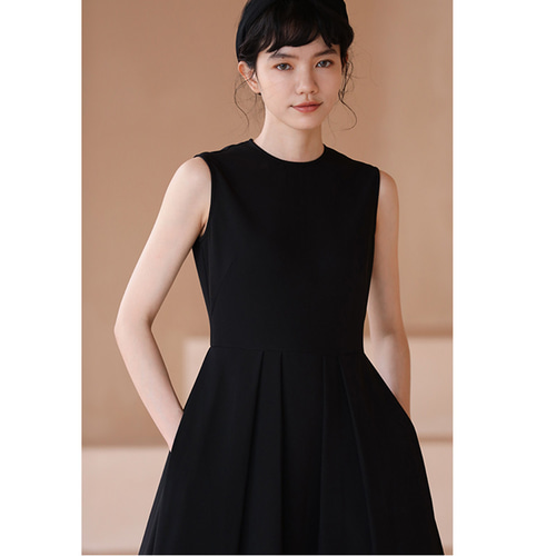 【EPOCA】✨美品✨ブラックノースリーブラッフル✨ワンピース✨サイズ40 EPoca ブラック レース ノースリーブ ワンピース 40 - メルカリ