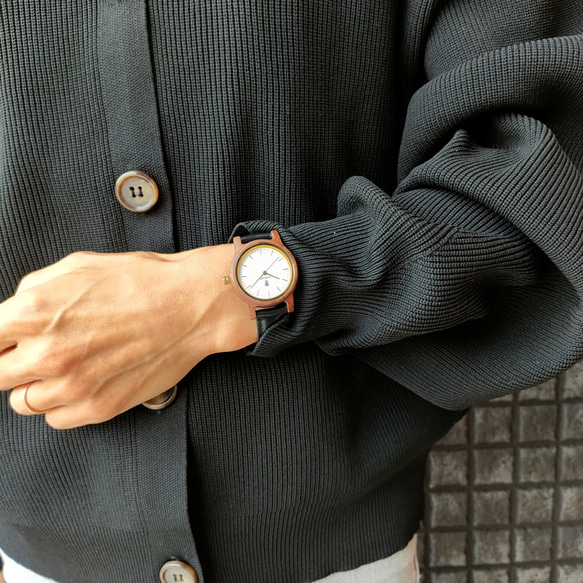 【木製腕時計】EINBAND Glanz スタイリッシュ 天然 木の時計 ウッドウォッチ 本革レザーベルト【32mm】 7枚目の画像