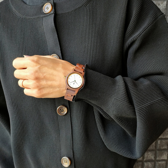 【木製腕時計】EINBAND Glanz スタイリッシュ 天然 木の時計 ウッドウォッチ クルミ【32mm】 7枚目の画像