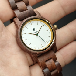 【木製腕時計】EINBAND Glanz スタイリッシュ 天然 木の時計 ウッドウォッチ クルミ【32mm】 6枚目の画像