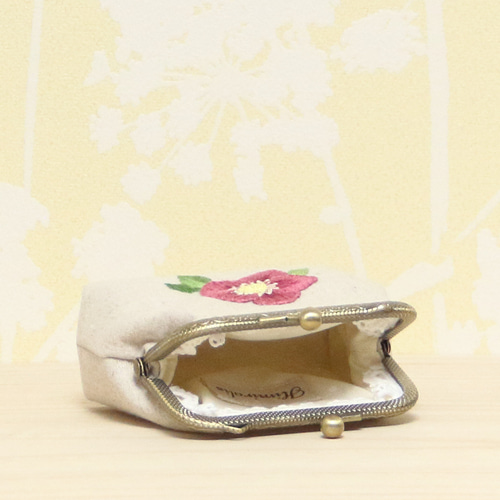 クリスマスローズ 刺繍 がま口 ミニポーチ 手刺繍 縫い付け